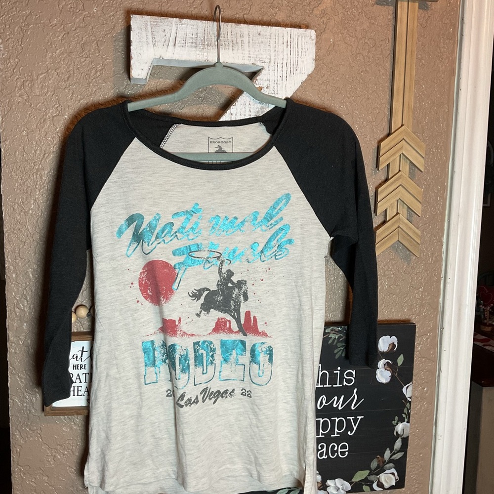 Pro Rodeo National Finals Rodeo Las Vegas 2022 Raglan Tee Women’s Size Small